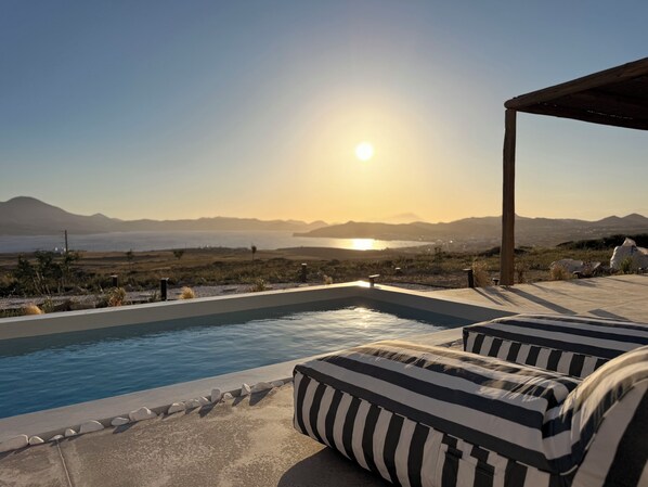 Outdoor pool - 4-Bedroom Villa in Milos, Seaview and Sunset view, Private Pools (Milos)