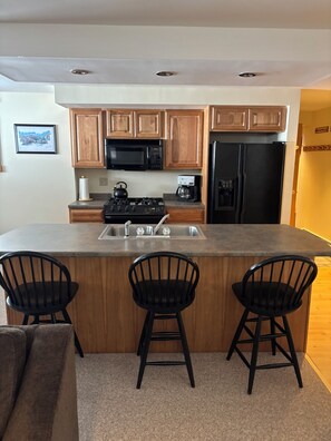 Microwave, oven, stovetop, dishwasher