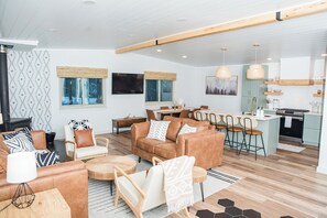 TV, fireplace - Alpine Charm on 1 Acre - Modern Amenities (Angel Fire)