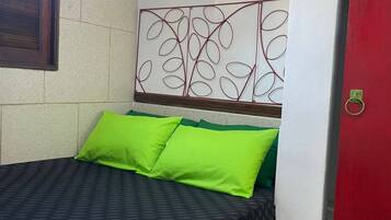 1 quarto, ferros/tĂĄbuas de passar roupa, Wi-Fi de cortesia