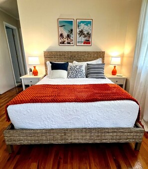 4 bedrooms, desk, travel crib, WiFi
