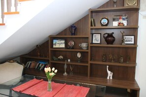 130-cm flat-screen TV with cable channels