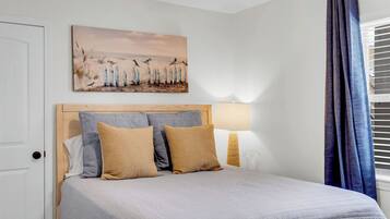 2 bedrooms, desk, iron/ironing board, free WiFi