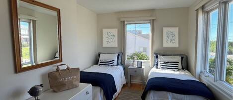 5 bedrooms, iron/ironing board, free WiFi