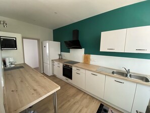 Microwave, stovetop, dishwasher
