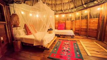 Zimmersafe, Schreibtisch, Bügeleisen/Bügelbrett, kostenloses WLAN