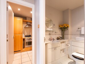 تجهيزات دش، مجففات شعر، مناشف