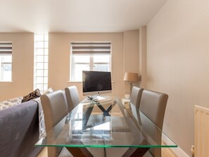 تناول الطعام