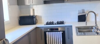 7 min to Mount Panorama Motor racing circuit