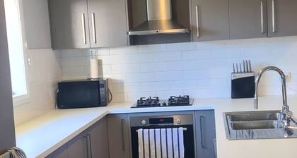 7 min to Mount Panorama Motor racing circuit