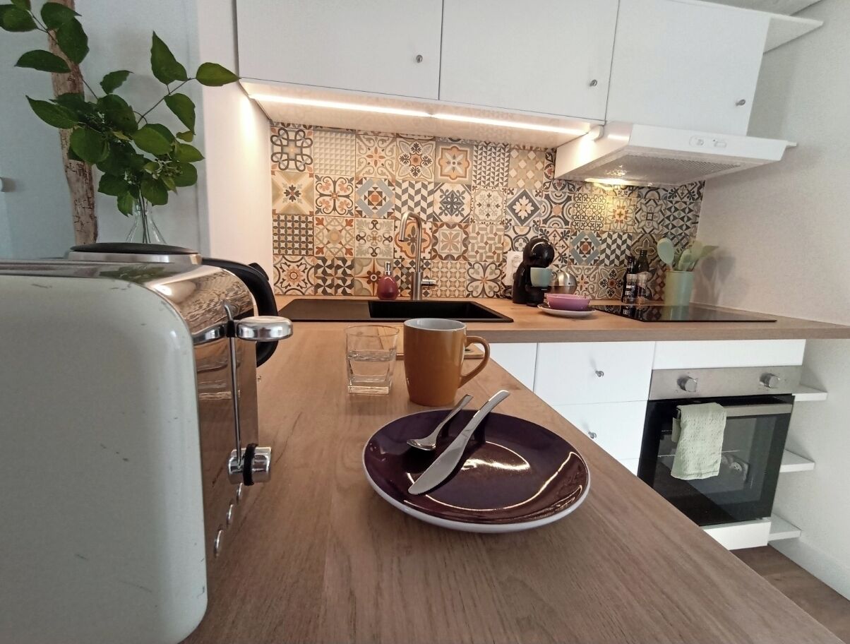 Kylskåp, mikrovågsugn, ugn och spishäll