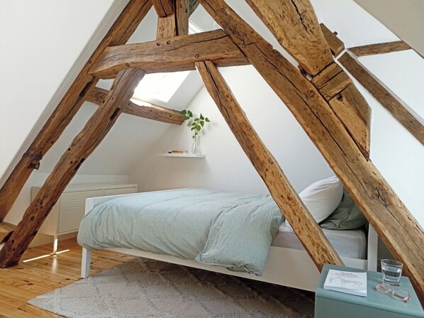 1 bedroom, desk, iron/ironing board, free WiFi - Cottage in town center, ideal for a business trip or vacation (Breteuil)