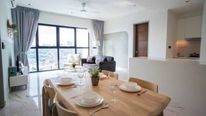 Family Apartment, 2 Bedrooms | In-room dining