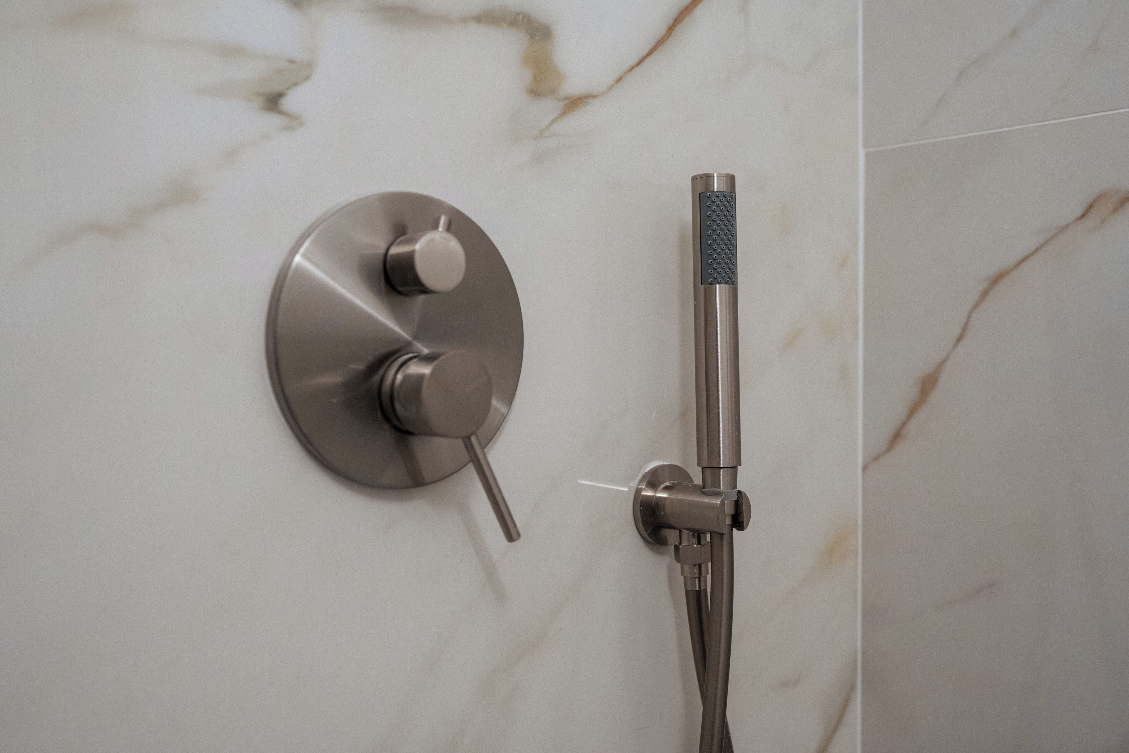 Dusche, Haartrockner, Bidet, Handtücher