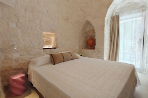 3 室のベッドルーム、アイロン / アイロン台、WiFi (無料)、ベッドシーツ