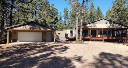 Black Hills Vacation Lodge: Brand New Home! Just Opened!