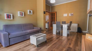 Apartemen Deluks, balkon, pemandangan kebun | Area keluarga