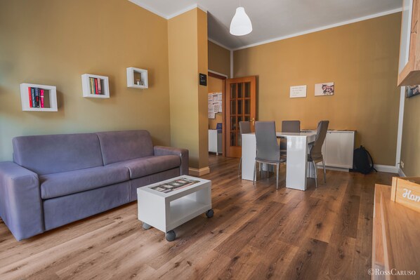 Appartement Deluxe, balcon, vue jardin | Coin séjour