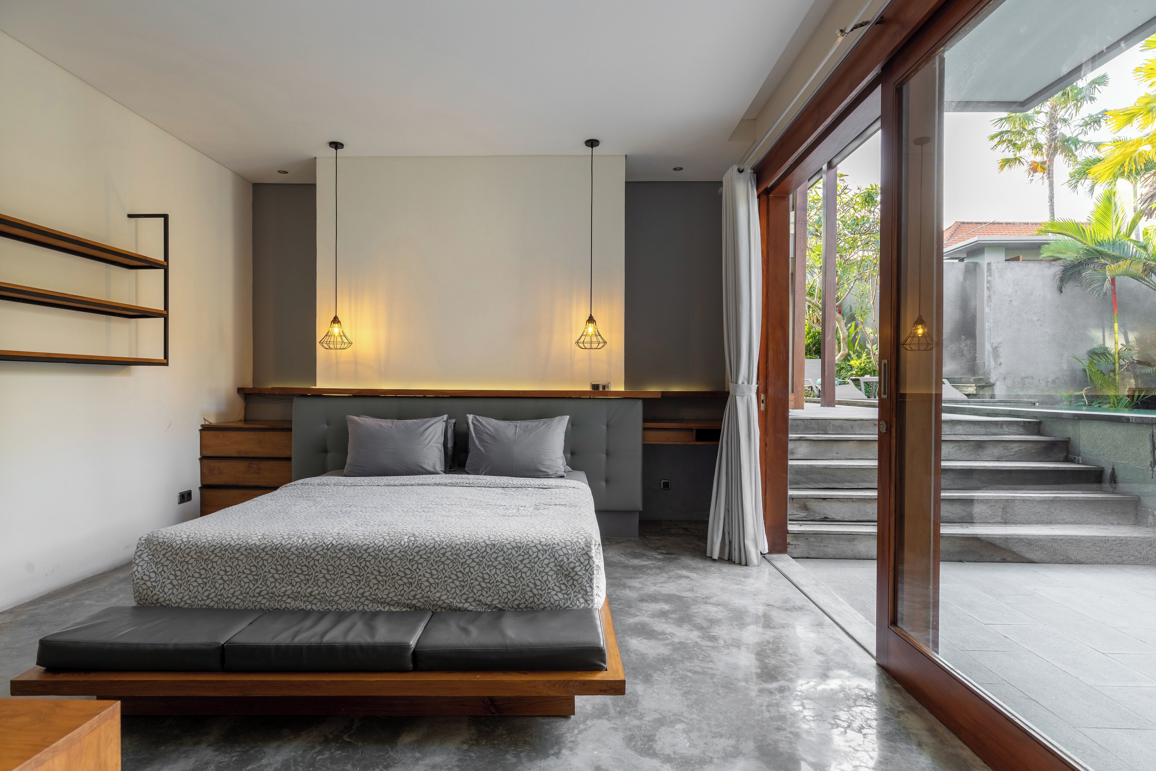 In-room safe, free WiFi