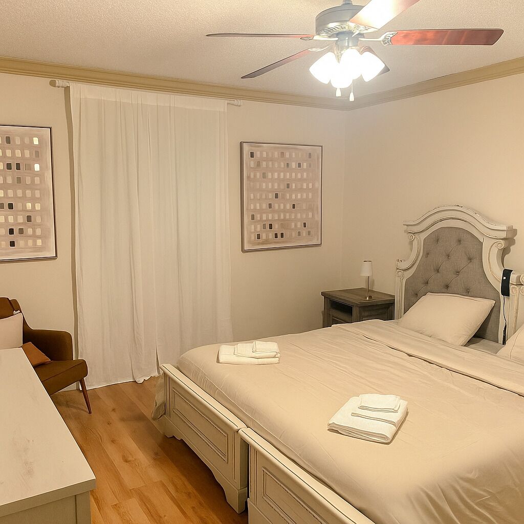 4 bedrooms, iron/ironing board, internet, bed sheets