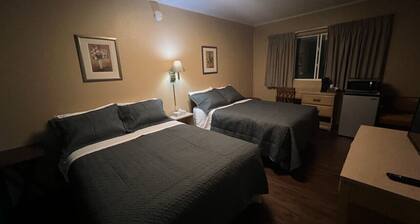 Room 7 – Double Full – Sleeps 4 – Midwest Motel