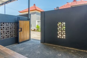Terrace/patio - TwoSpaces Living at Bunda Nana Residence (Gianyar)