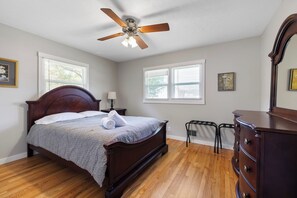 5 bedrooms, travel cot, free WiFi, bed sheets