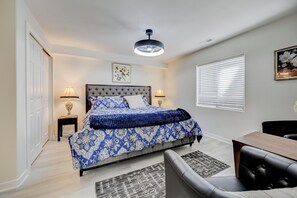 2 bedrooms, iron/ironing board, WiFi, bed sheets