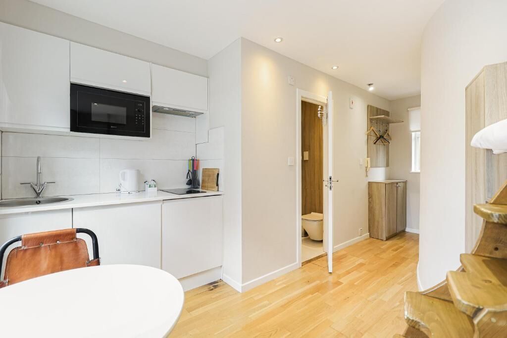 Classic Studio, City View | Private kitchen