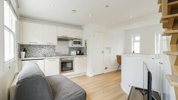 Apartment, City View | Interior