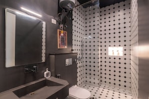 Double or Twin Room | Bathroom | Bidet - Inara House (Agra)
