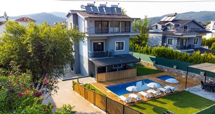 Our beautiful suite with mountain views, very close to ĂlĂŒdeniz beach