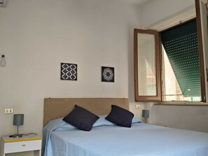 2 室のベッドルーム、アイロン / アイロン台、WiFi、ベッドシーツ