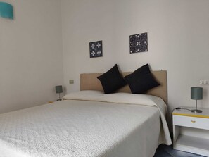 2 bedrooms, iron/ironing board, WiFi, bed sheets - Blue Breeze Apartment (Maiori)