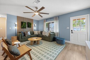 Televisión y chimenea