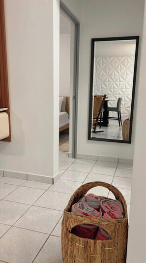2 chambres, fer et planche à repasser, Wi-Fi gratuit, draps fournis