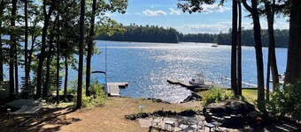 Enchanting waterfront 3-bedroom house with AC in Casco on Sebago Lake