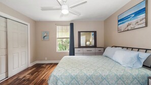 2 Schlafzimmer, Schreibtisch, Reisekinderbett, kostenloses WLAN