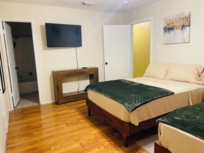 3 室のベッドルーム、アイロン / アイロン台、WiFi、ベッドシーツ