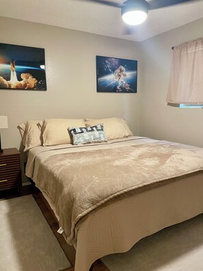 3 chambres, fer et planche à repasser, Wi-Fi, draps fournis