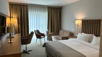In-room safe, blackout drapes, iron/ironing board, free WiFi