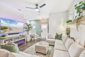 TV, fireplace