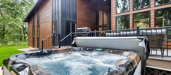 Modern Pines | Hot Tub · Theater · Arcades · Luxe