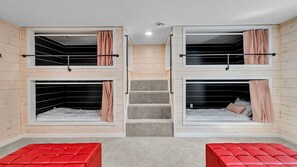 4 bedrooms, travel cot, WiFi, bed sheets