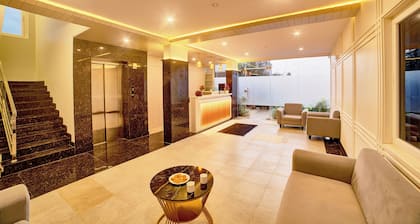 Gateway Transit Hotel