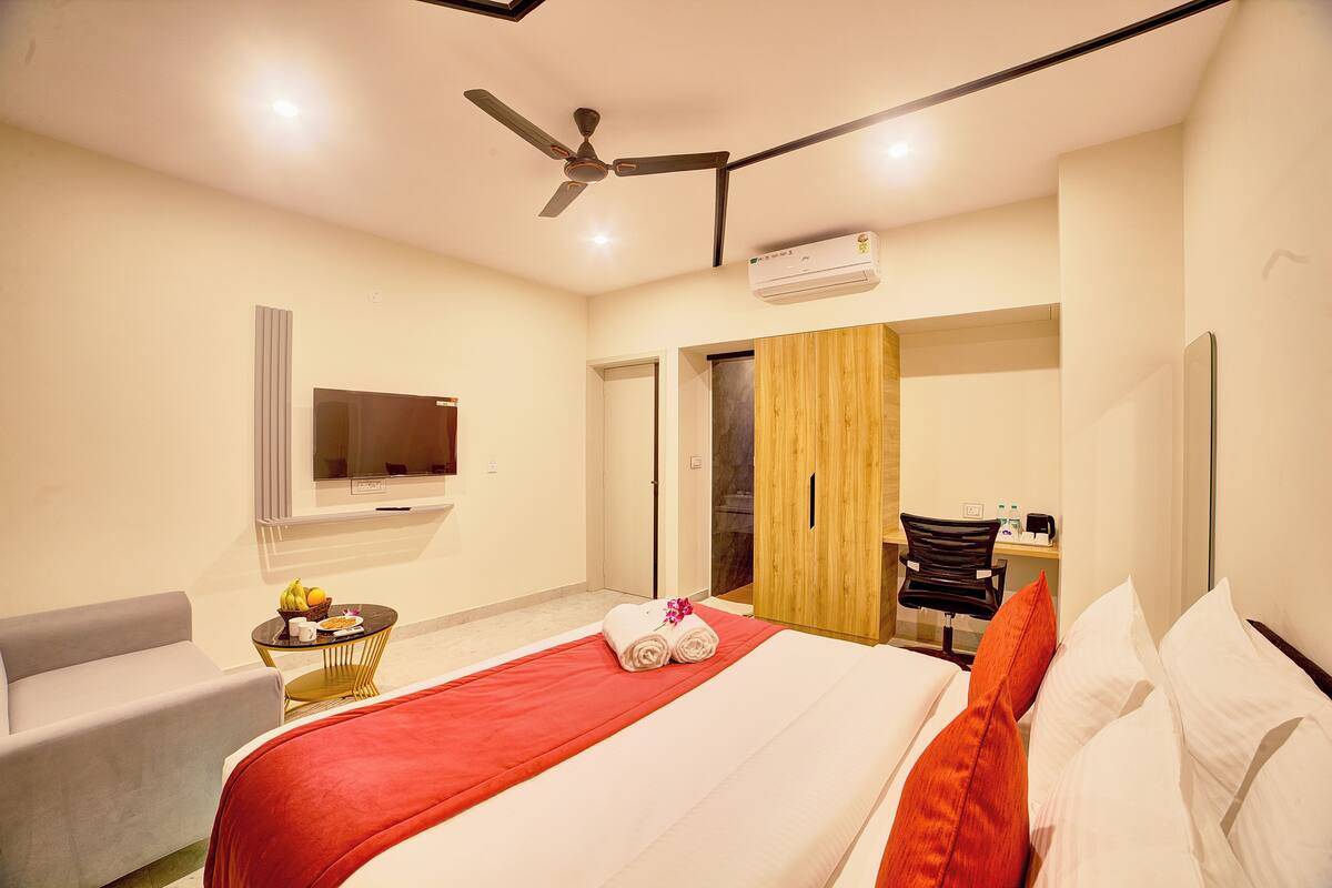 Luxury Double Room, City View
