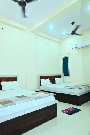 Family Room, Air conditioning | Rollaway beds, free WiFi, bed sheets - Hotel Narayan Palace (Danta Ramgarh)