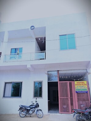 Exterior - Hotel Narayan Palace (Danta Ramgarh)