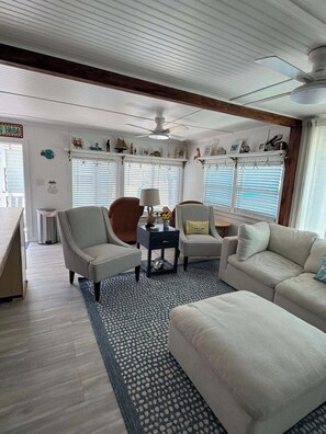 Living area - Fabulous 2-bedroom Anna Maria Island home with AC in Bradenton Beach (Bradenton Beach)