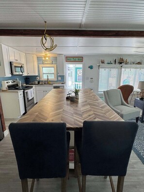 Private kitchen - Fabulous 2-bedroom Anna Maria Island home with AC in Bradenton Beach (Bradenton Beach)